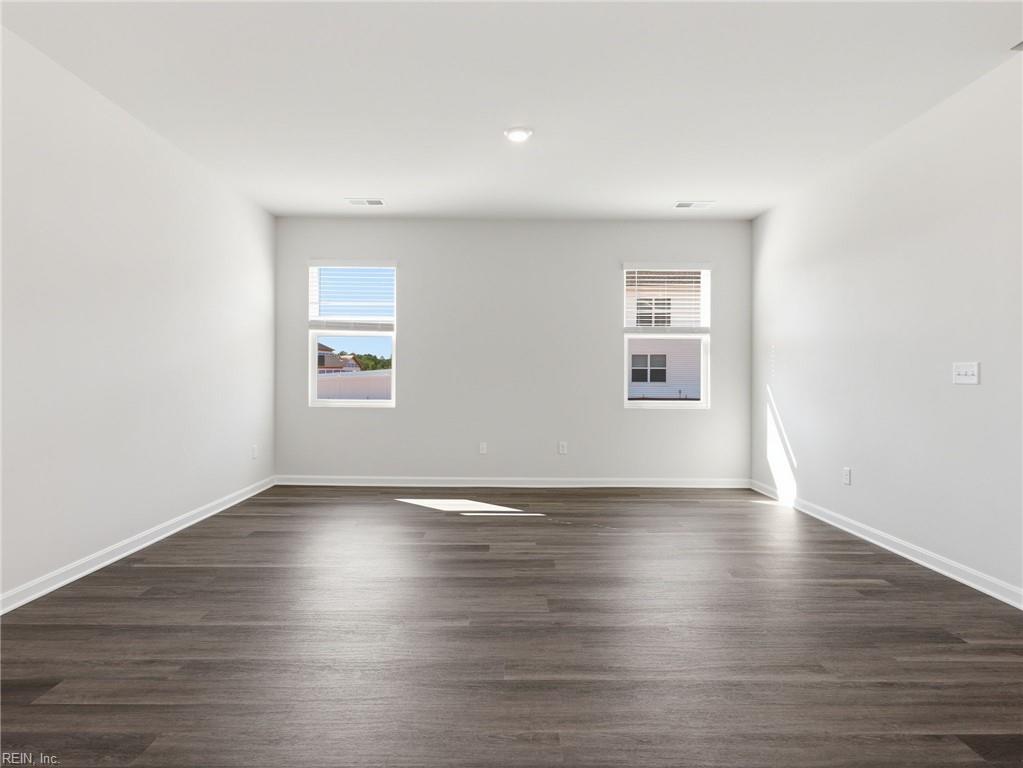 1008 Eastport Pl Property Photo 11