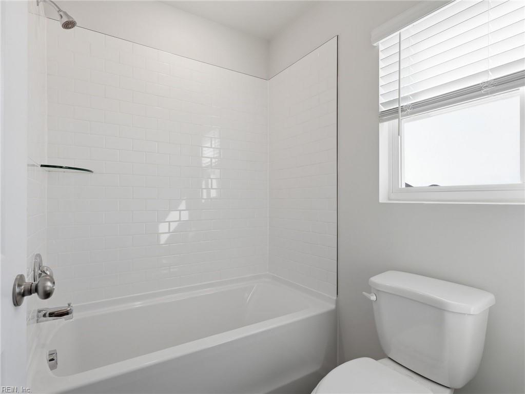1008 Eastport Pl Property Photo 23