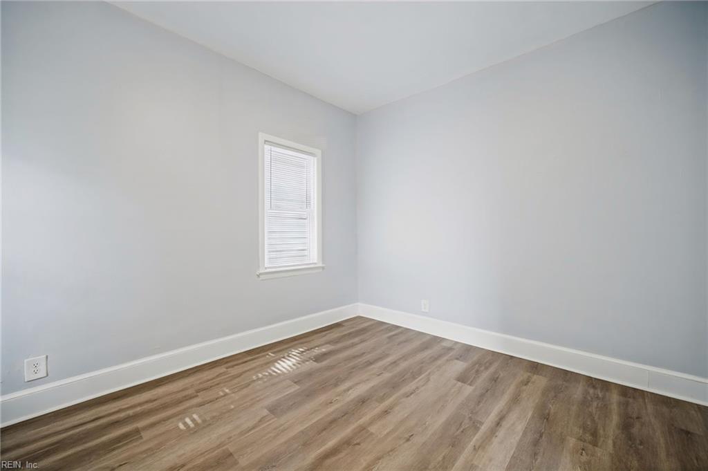 940 Reservoir Ave Property Photo 12