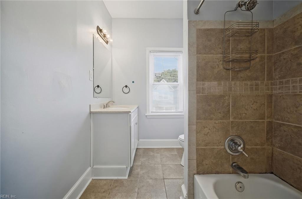 940 Reservoir Ave Property Photo 15