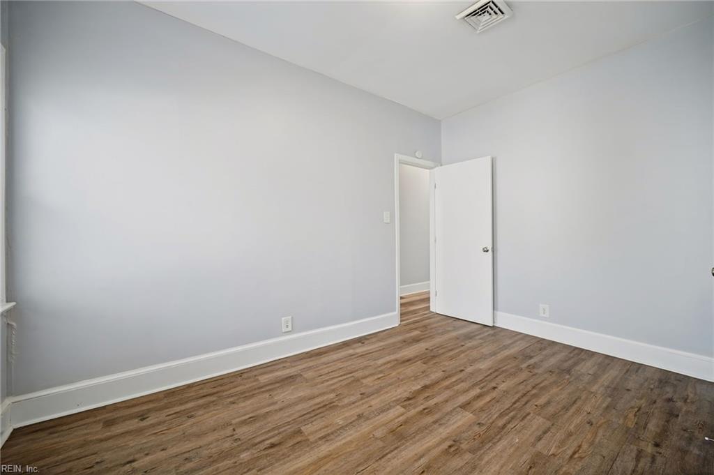 940 Reservoir Ave Property Photo 18