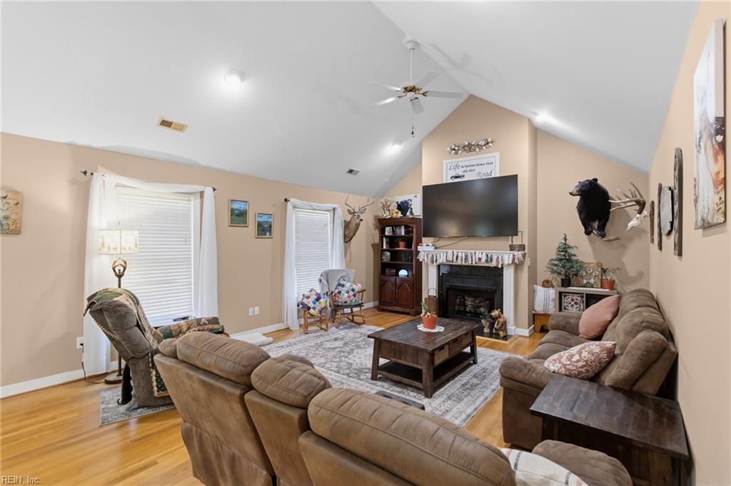 353 North End Est Property Photo 7