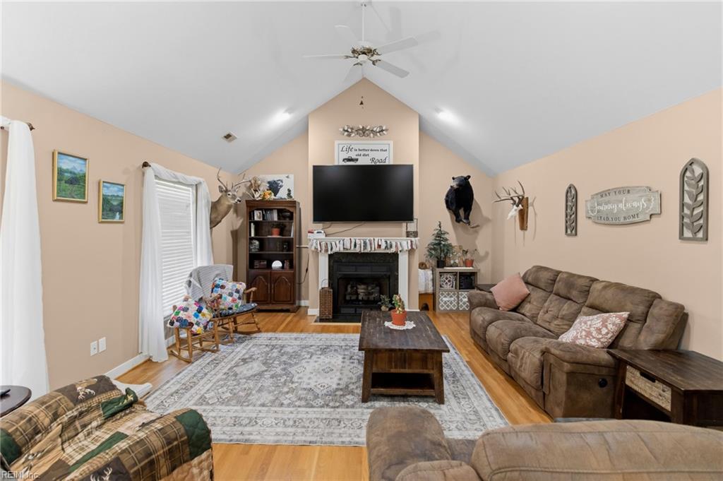 353 North End Est Property Photo 8