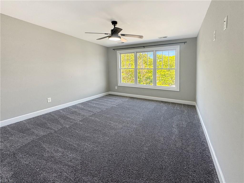 4 Walters Ln Property Photo 29
