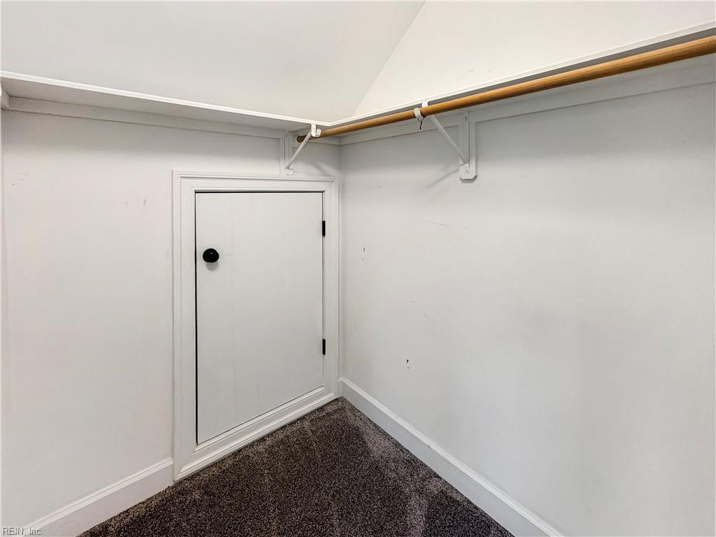 4 Walters Ln Property Photo 32