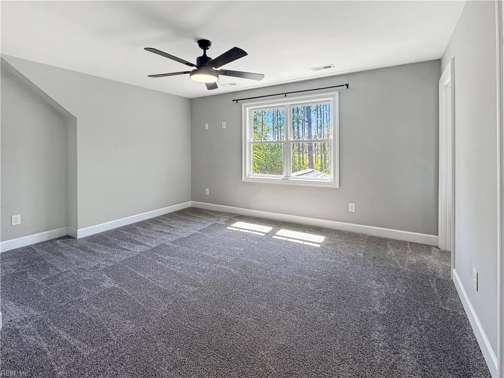 4 Walters Ln Property Photo 35