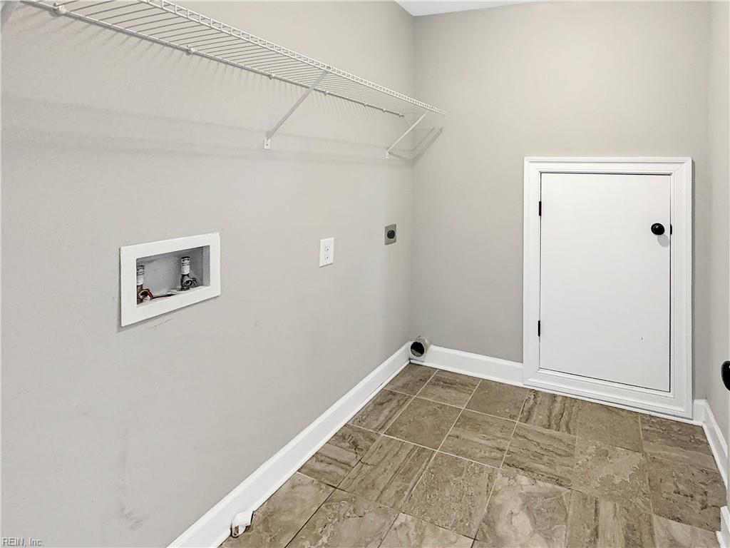 4 Walters Ln Property Photo 38