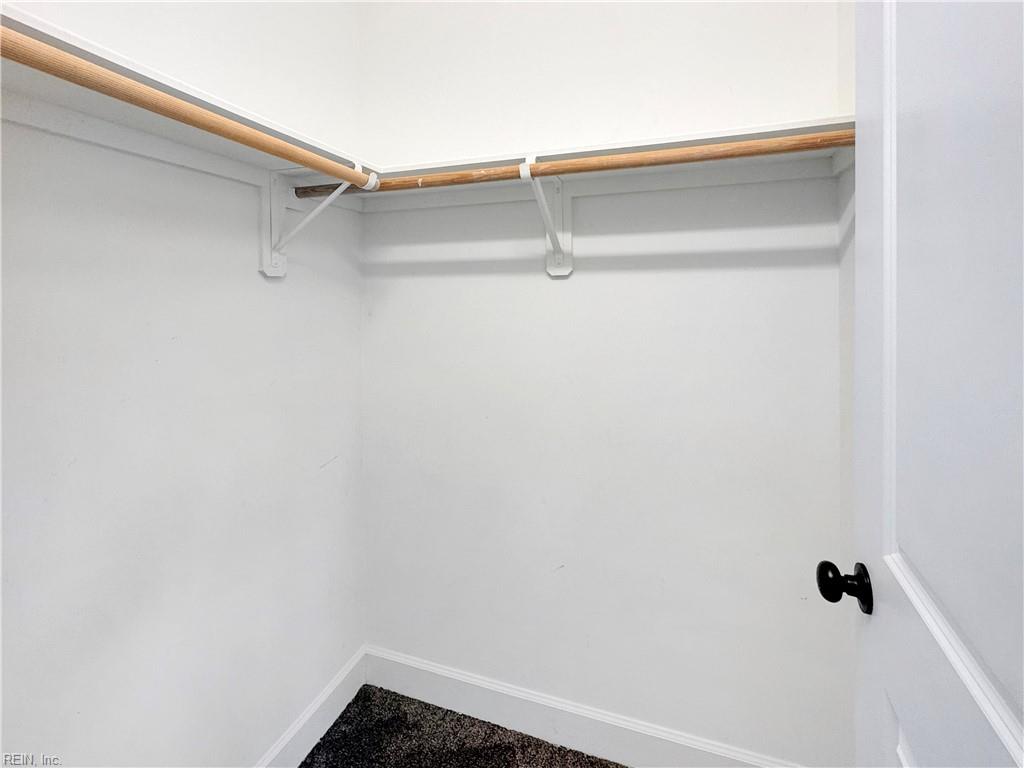4 Walters Ln Property Photo 39