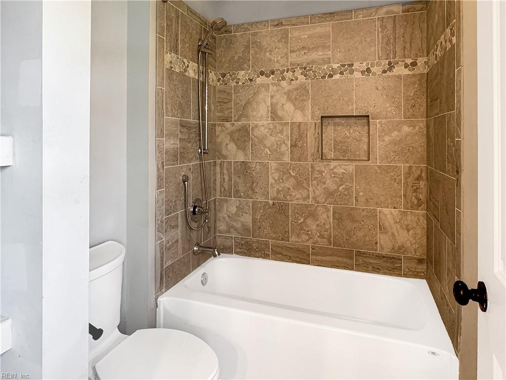 4 Walters Ln Property Photo 40