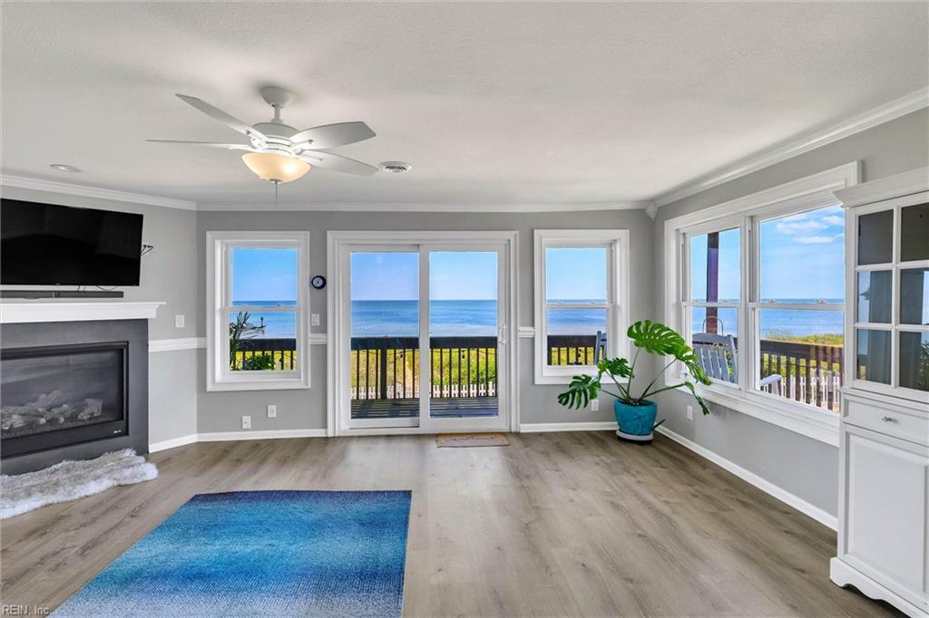 1048 E Ocean View Ave Property Photo 1
