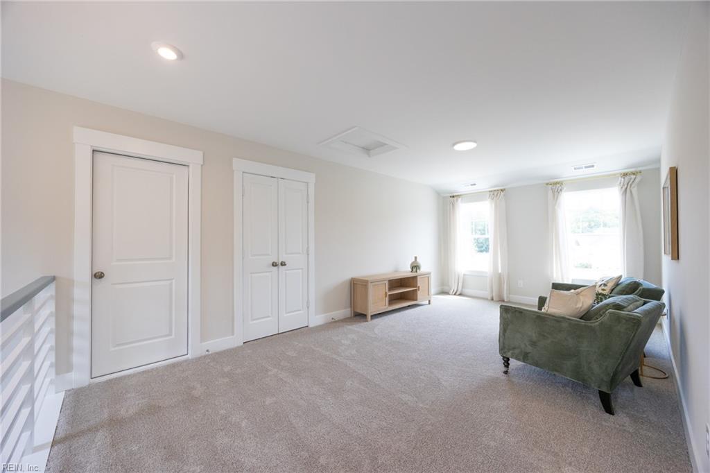 385 Scotland Lane Property Photo 22