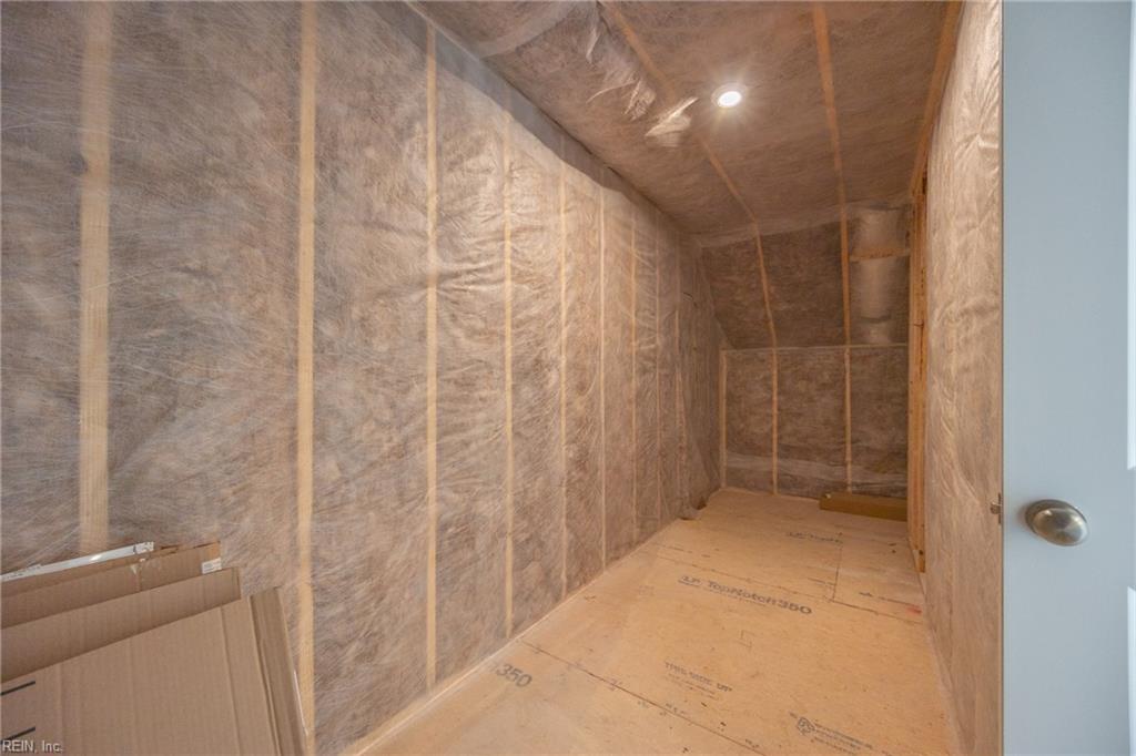 385 Scotland Lane Property Photo 23