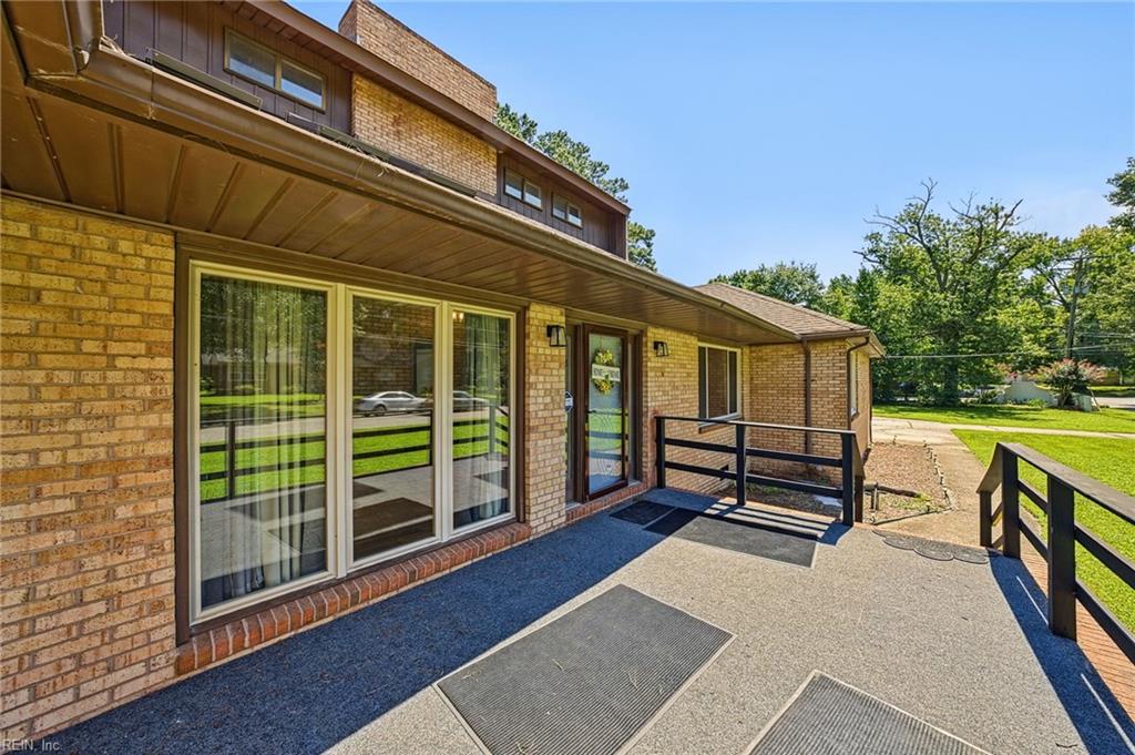 100 Snead Fairway Property Photo 32