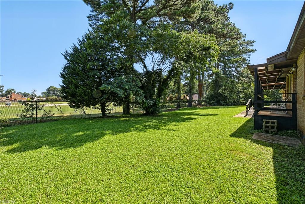 100 Snead Fairway Property Photo 36