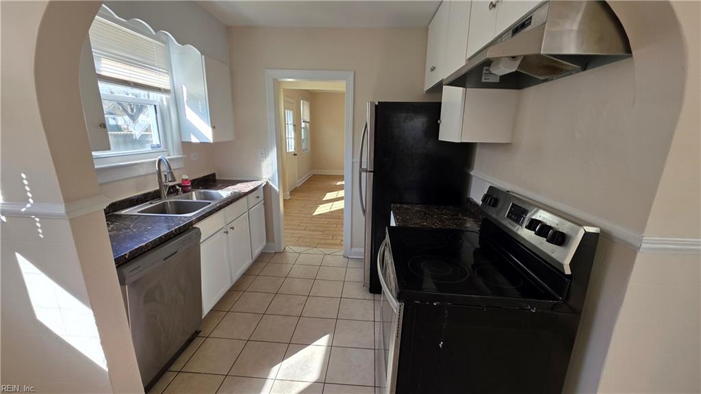227 Charles Ave Property Photo 4