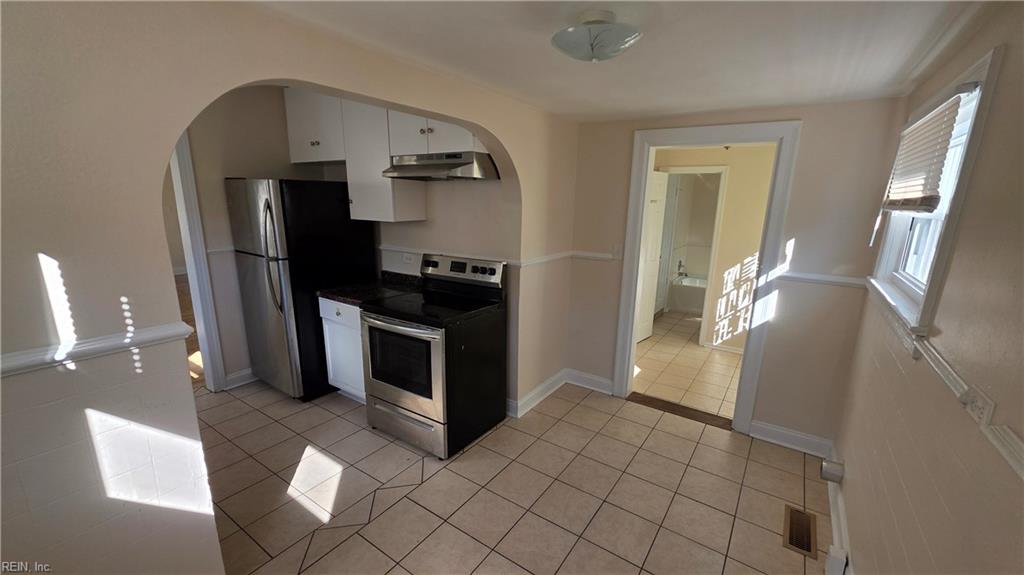 227 Charles Ave Property Photo 7