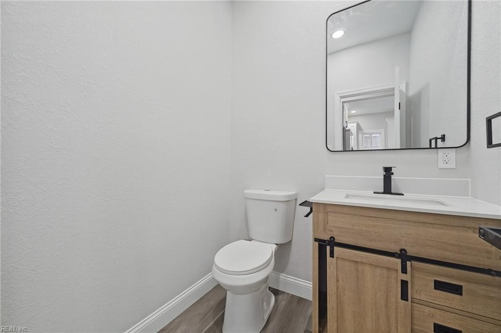 1136 35th St Property Photo 12