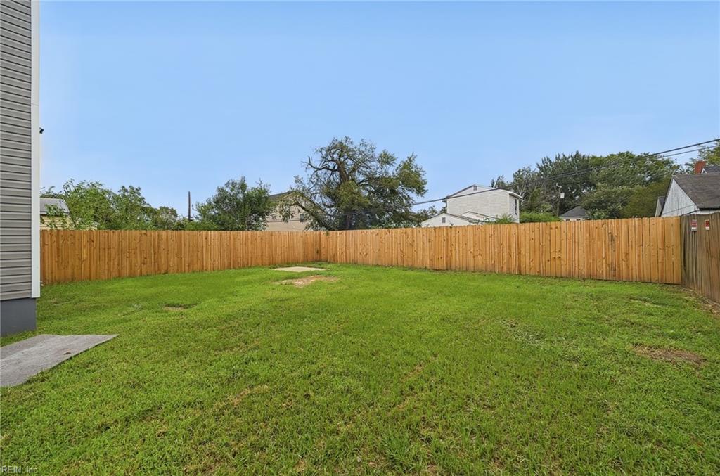 1136 35th St Property Photo 25