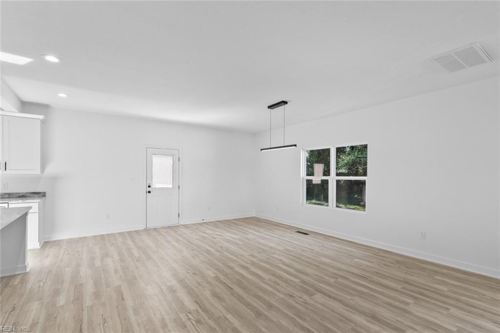 1145 34th St Property Photo 5