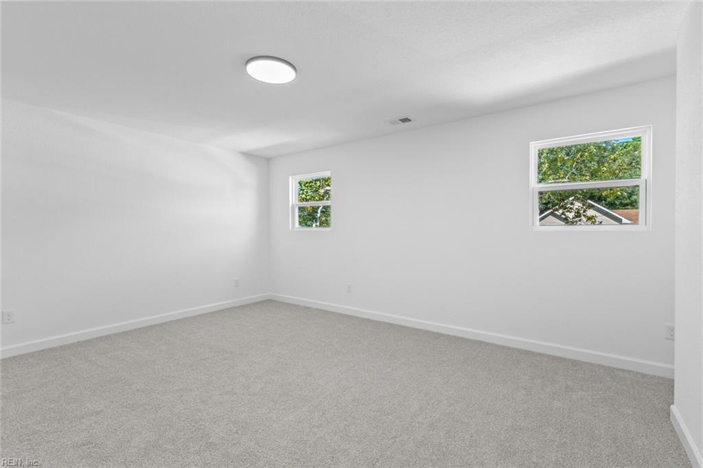 1145 34th St Property Photo 17