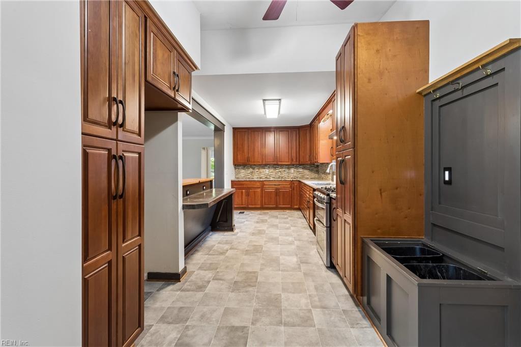 27 Hertzler Rd Property Photo 9