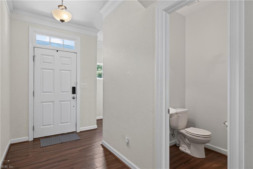 5464 Safe Harbour Way Property Photo 3