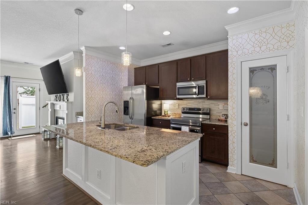 5464 Safe Harbour Way Property Photo 11