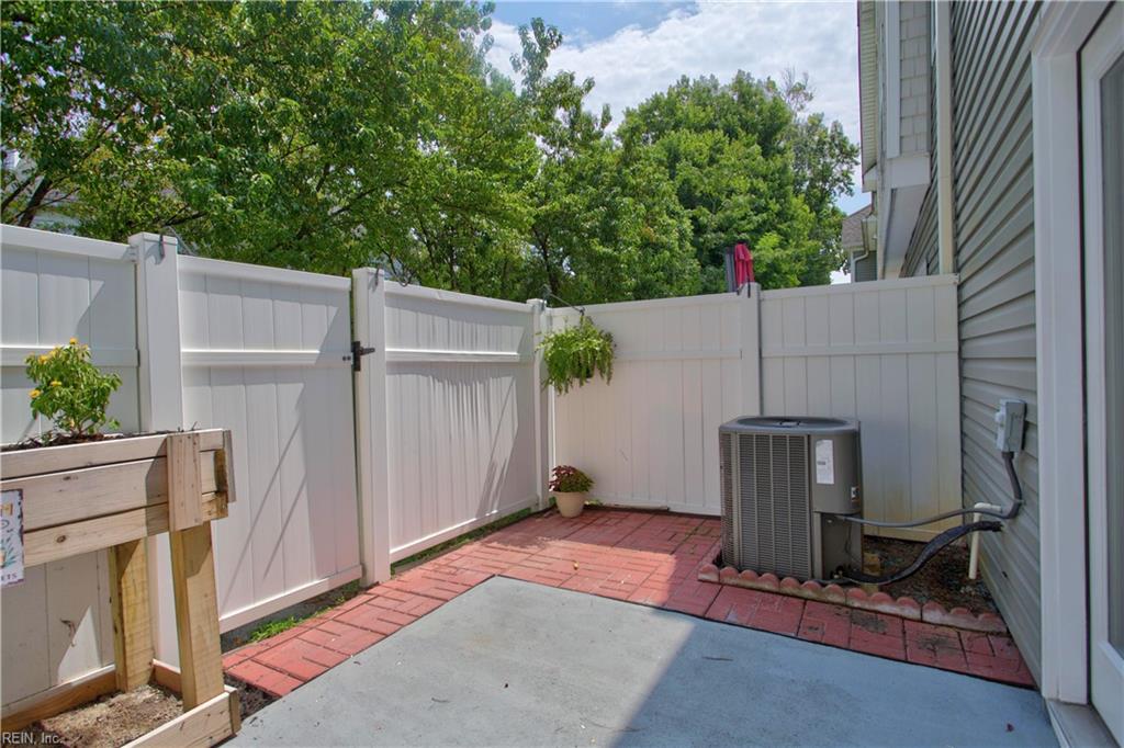 5464 Safe Harbour Way Property Photo 27