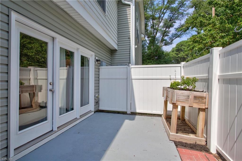 5464 Safe Harbour Way Property Photo 28