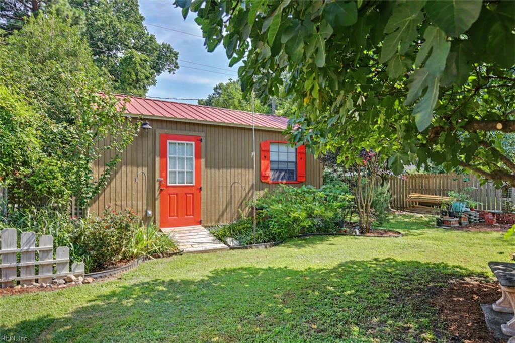 103 Locust Ave Property Photo 31