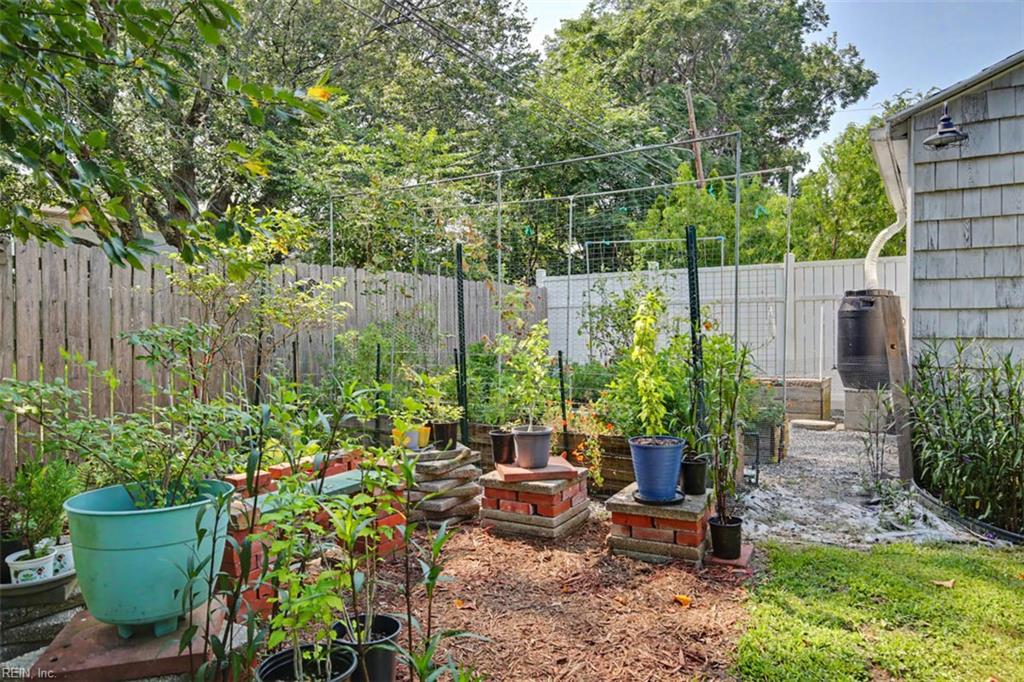 103 Locust Ave Property Photo 32