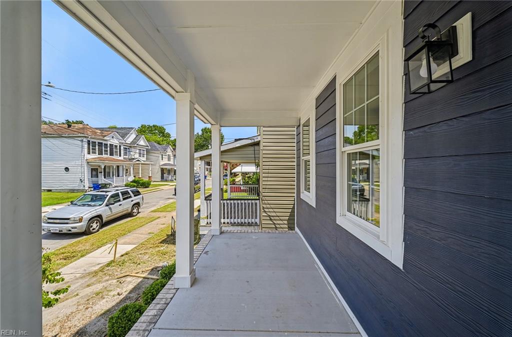 855 Lexington St Property Photo 4
