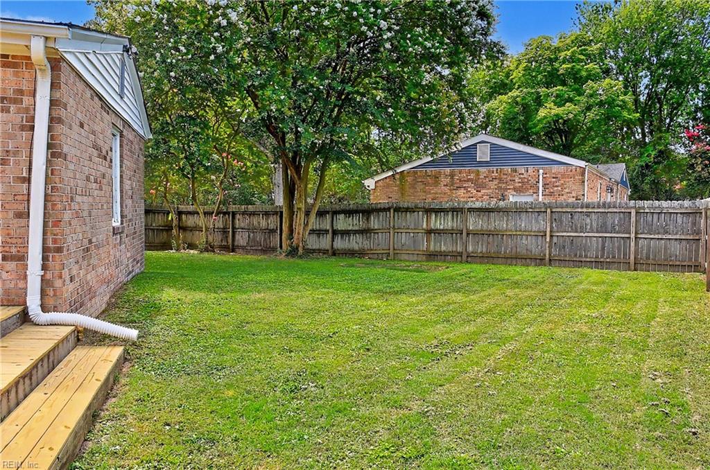 4833 Rosecroft St Property Photo 45