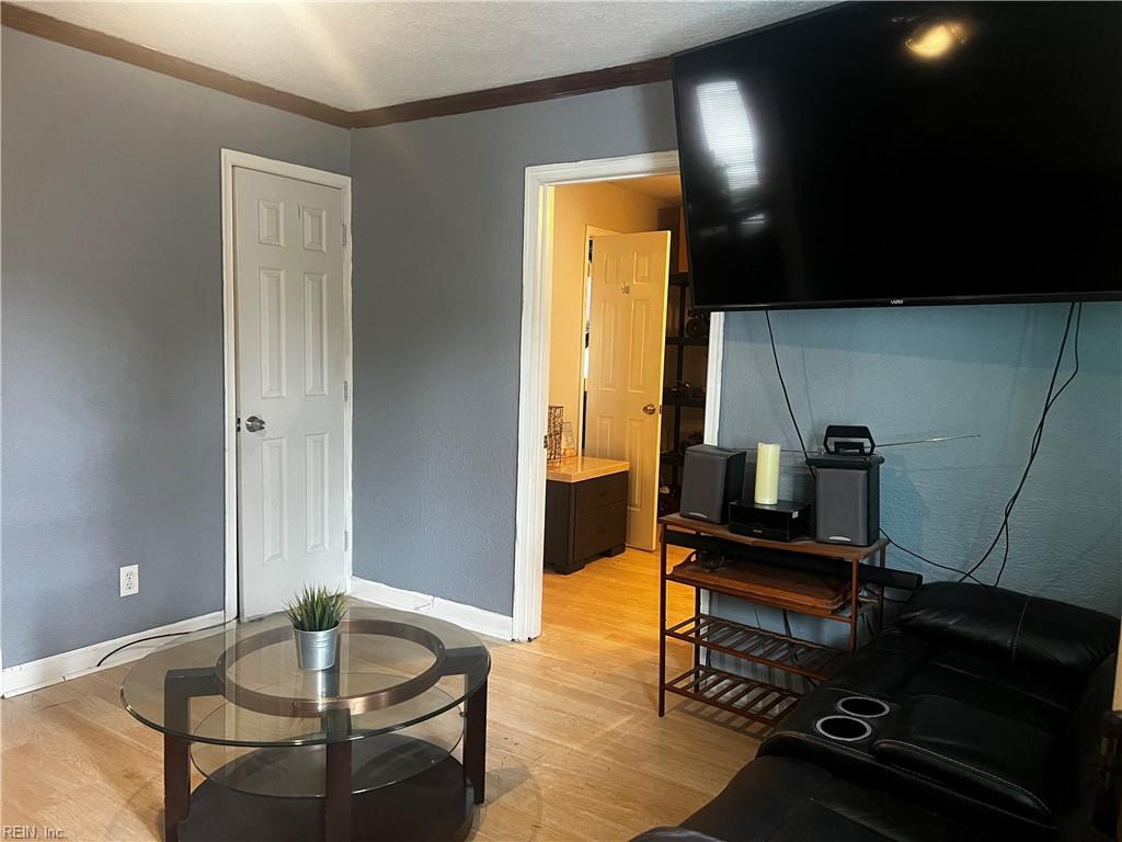 977 Avenue G Property Photo 3