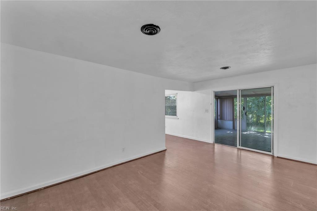 700 Saxon Ct Property Photo 11