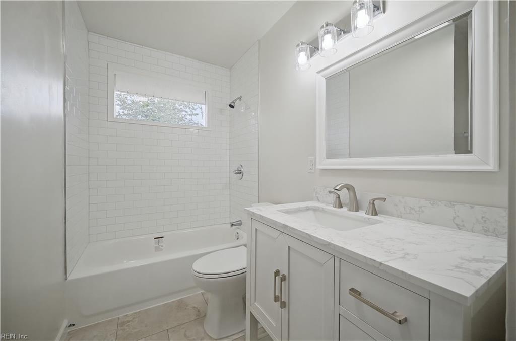 3010 Menands Dr Property Photo 17