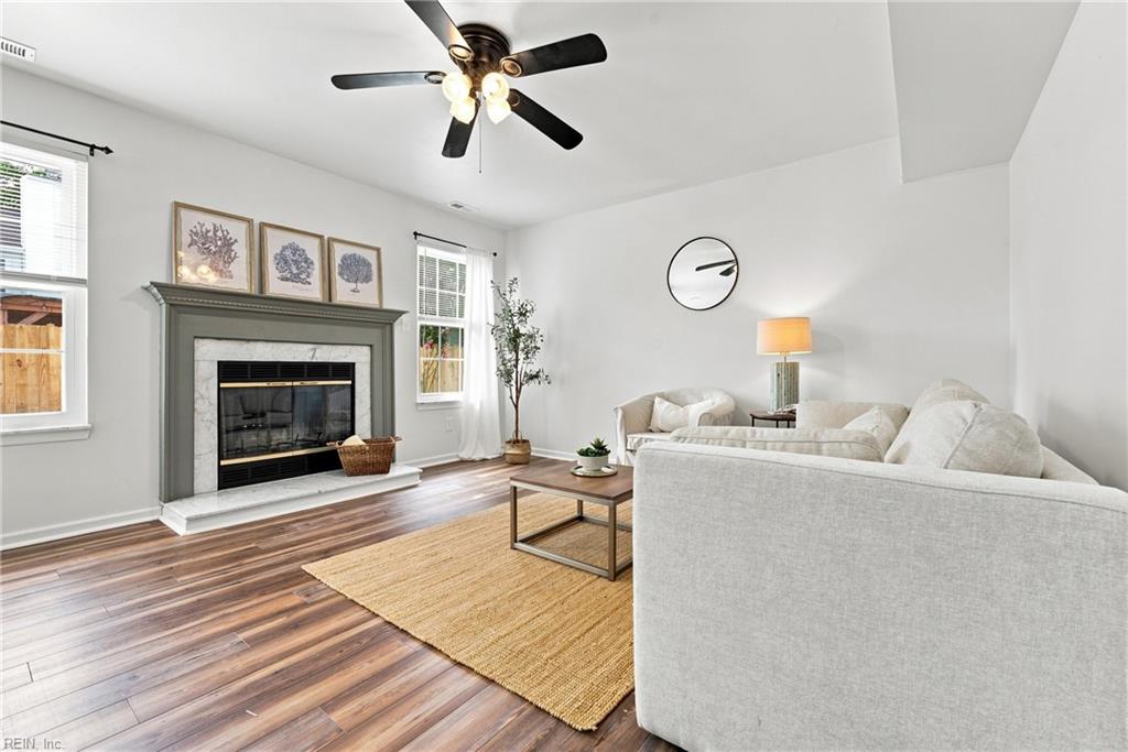 2624 Loudoun St Property Photo 3