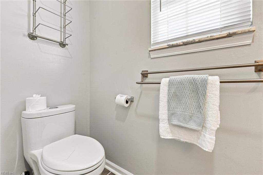 2624 Loudoun St Property Photo 17