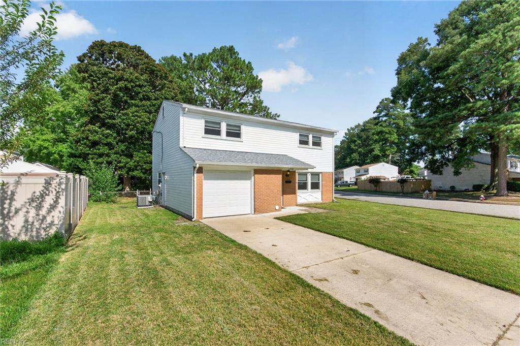 208 Lowden Hunt Dr Property Photo 2