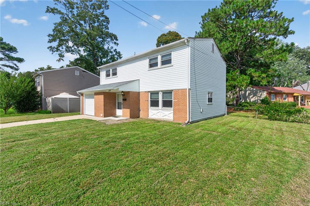 208 Lowden Hunt Dr Property Photo 3