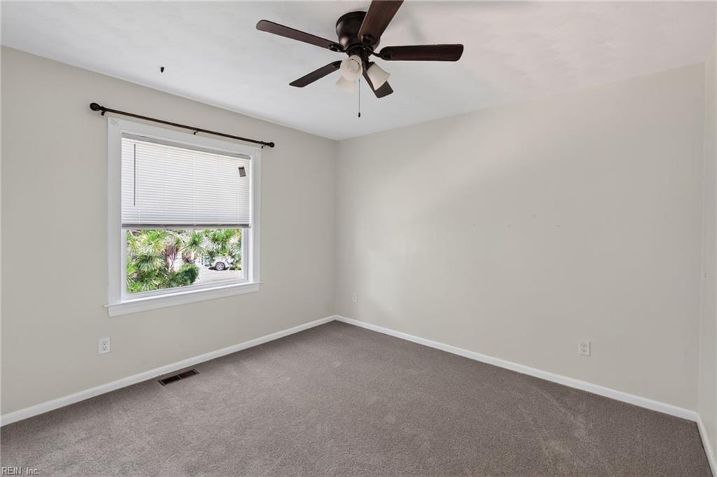 208 Lowden Hunt Dr Property Photo 28