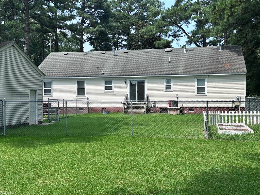 121 Causeway Dr Property Photo 3