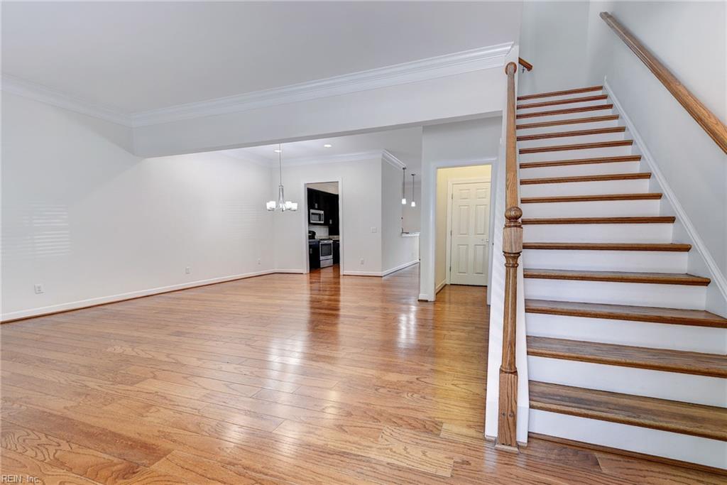 5422 Center St Property Photo 4