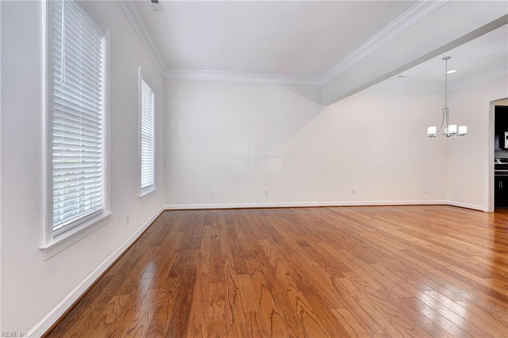 5422 Center St Property Photo 5