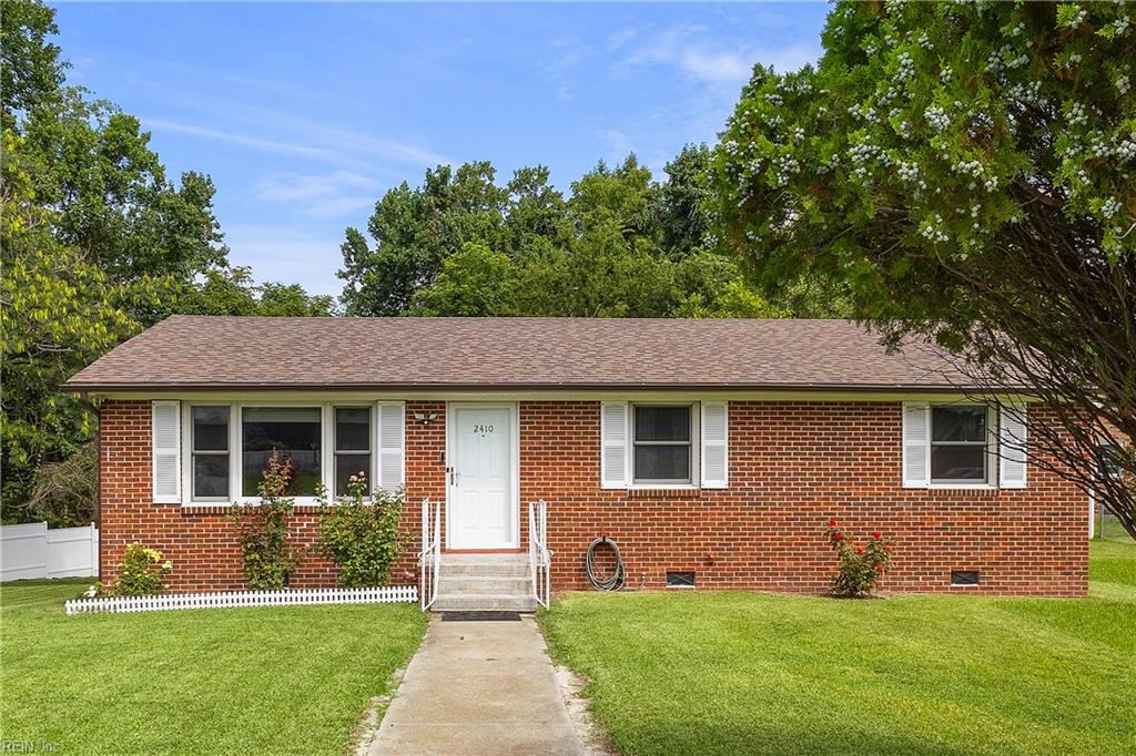 2410 Pamlico Cir Property Photo 2