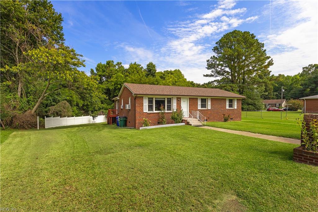 2410 Pamlico Cir Property Photo 3