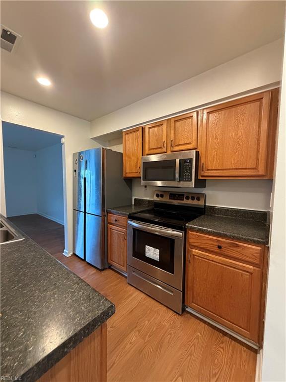 1046 Commonwealth Pl Property Photo 4