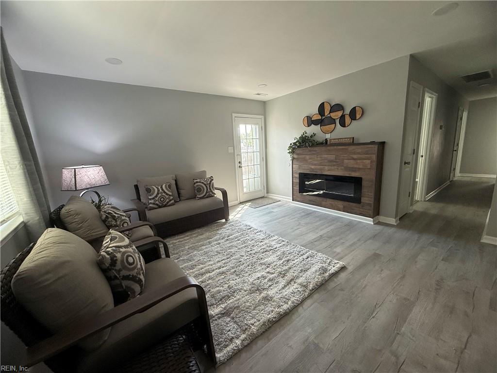 6129 Bradford Dr Property Photo 2