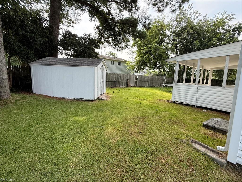 348 Gainsborough Rd Property Photo 5