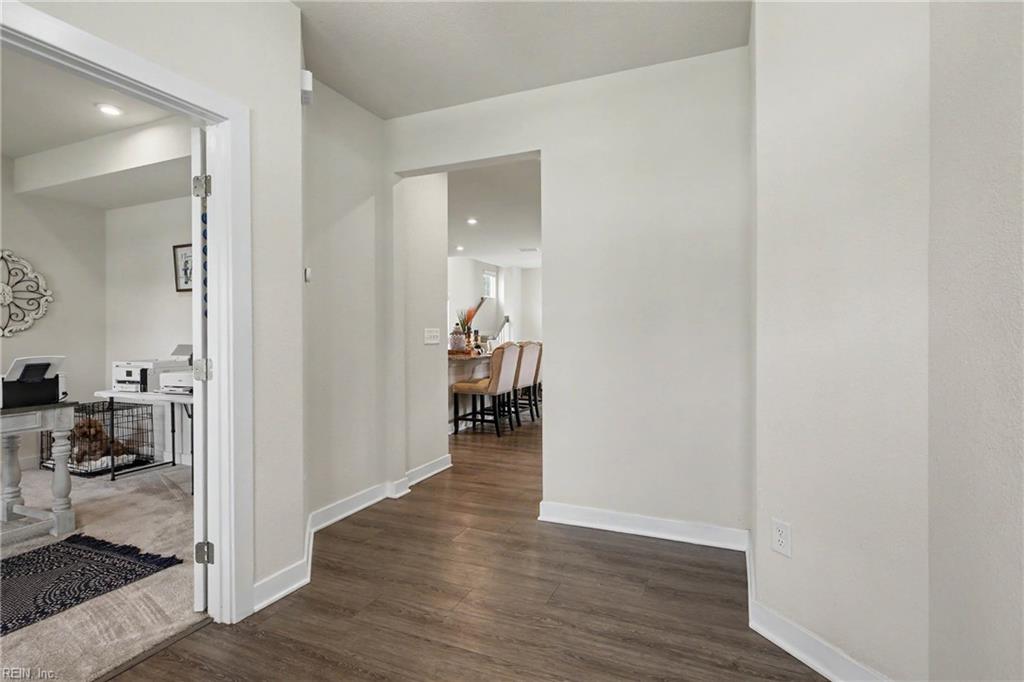 1044 Olmstead St Property Photo 5